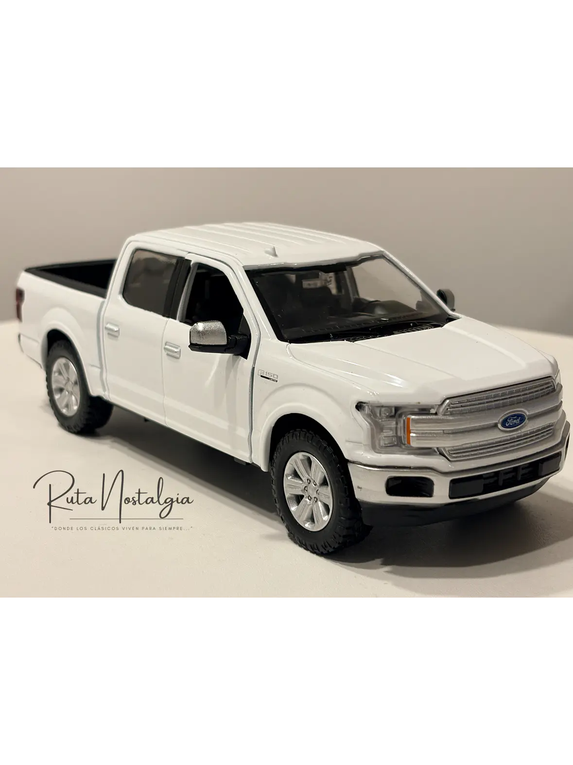 Camioneta Ford F-150 Lariat Crew Cab 2019 Motormax 1:24 | Pick-Up Americana “full-size” hecho miniatura 9
