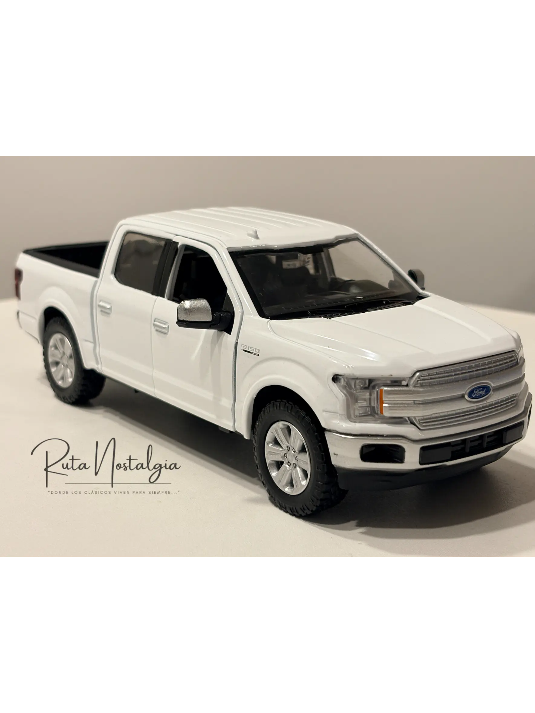 Camioneta Ford F-150 Lariat Crew Cab 2019 Motormax 1:24 | Pick-Up Americana “full-size” hecho miniatura 9