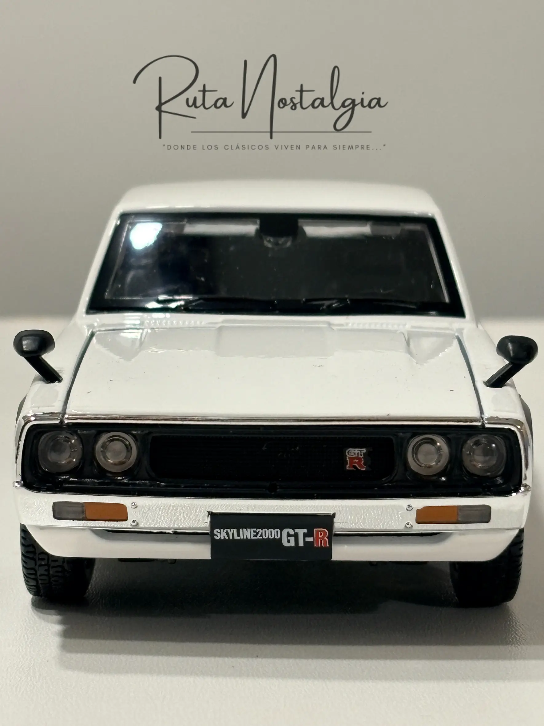Auto Nissan Skyline 2000 GT-R KPGC110 1973 |  Maisto 1:24  2
