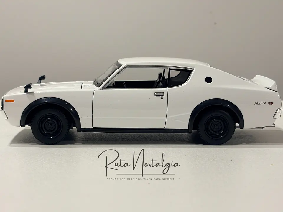Auto Nissan Skyline 2000 GT-R (1973) |  Maisto 1:24  4