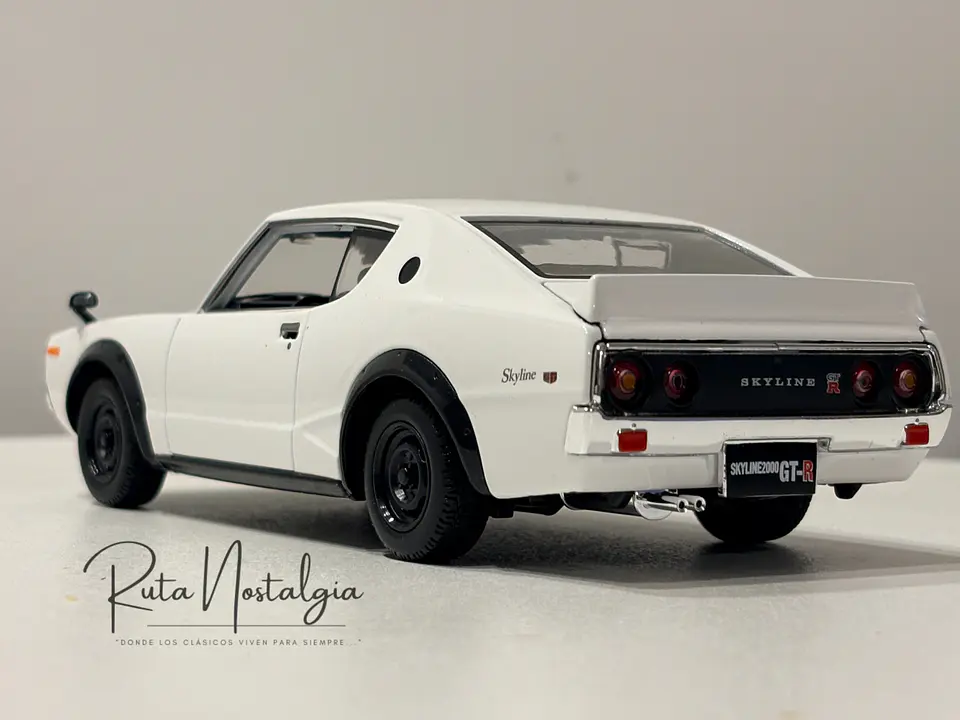Auto Nissan Skyline 2000 GT-R (1973) |  Maisto 1:24  5