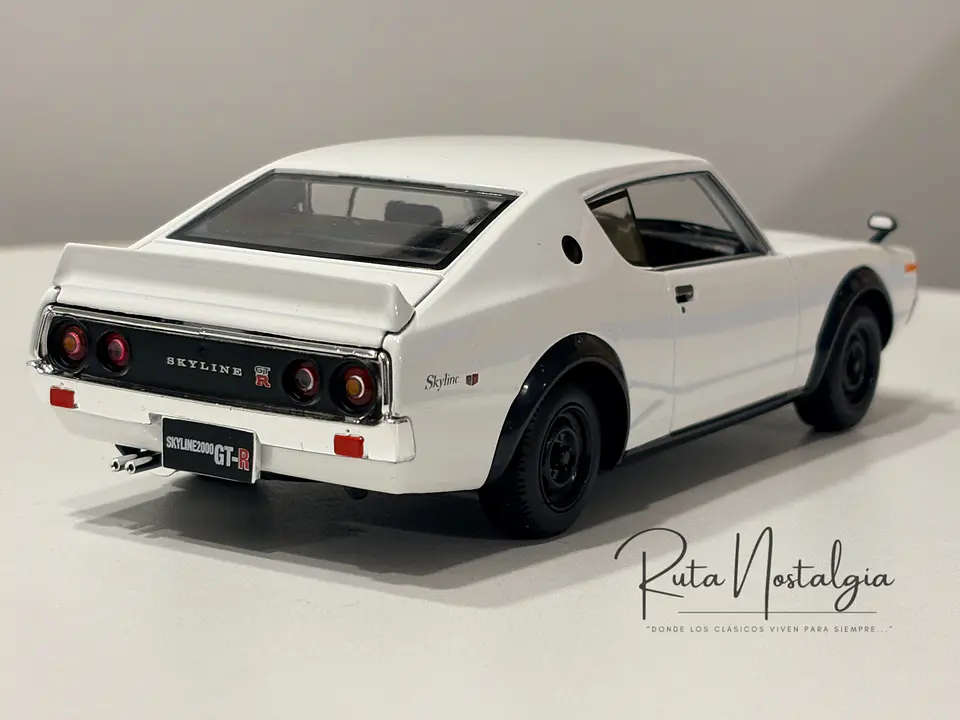 Auto Nissan Skyline 2000 GT-R (1973) |  Maisto 1:24  6