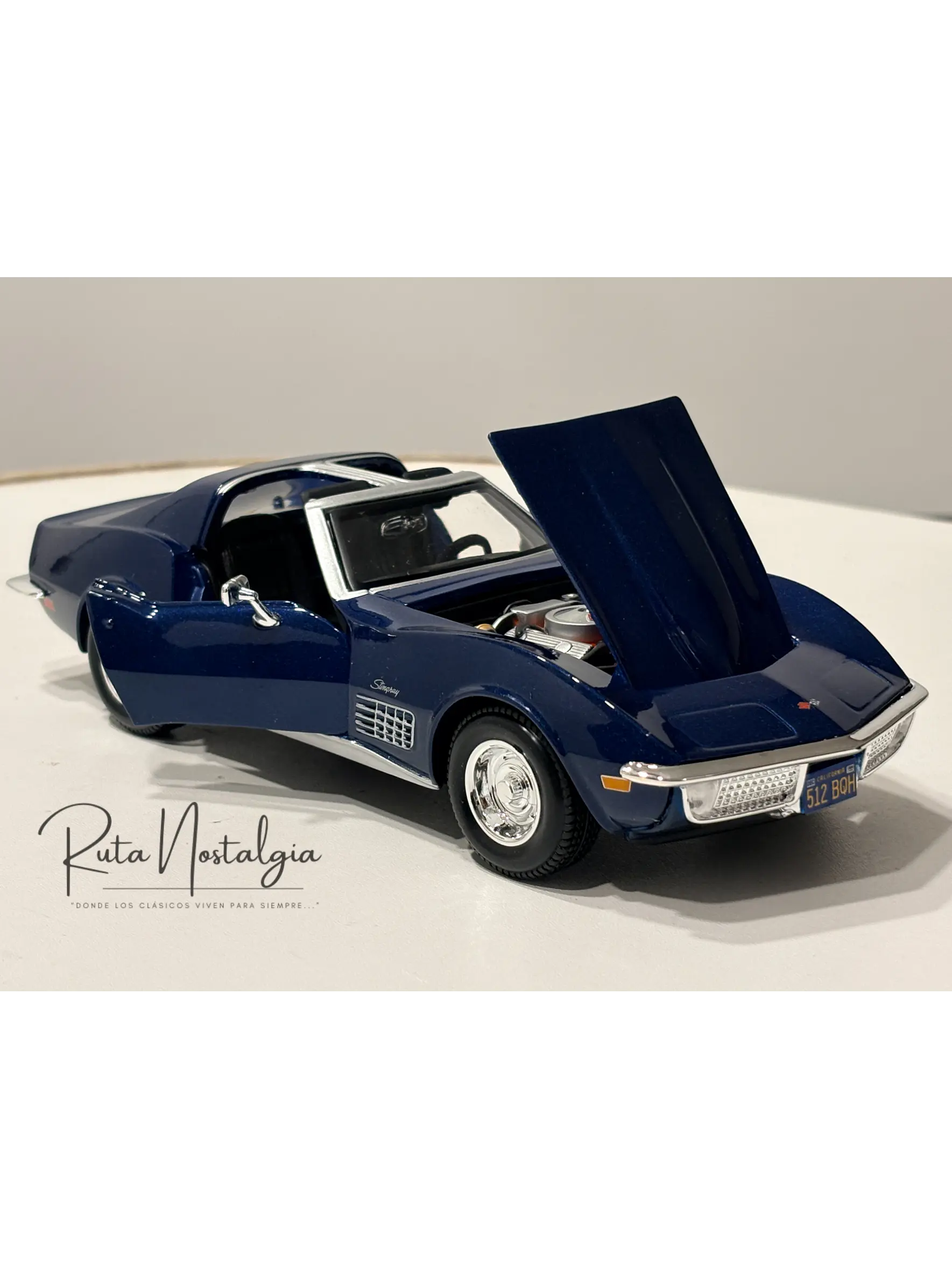 Auto Chevrolet Corvette  C3 Stingray 1970 |   Maisto 1:24  1