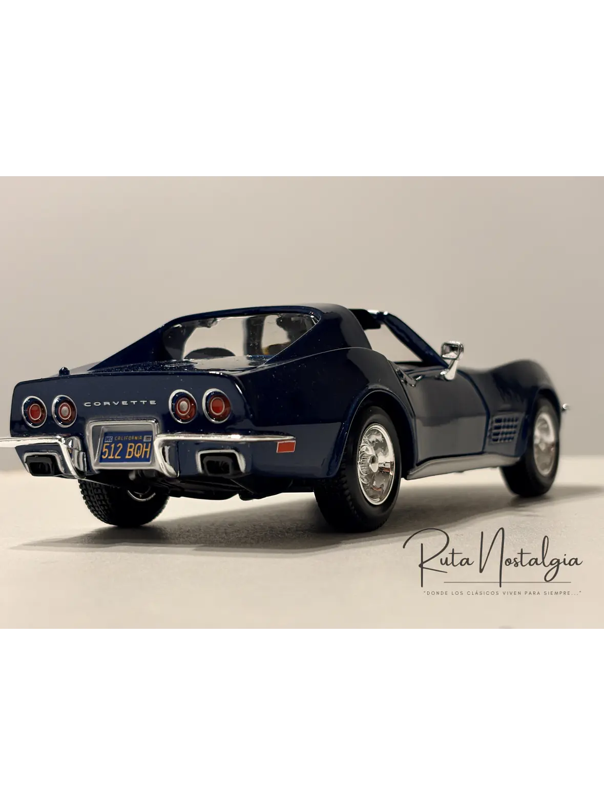 Auto Chevrolet Corvette  C3 Stingray 1970 |   Maisto 1:24  6