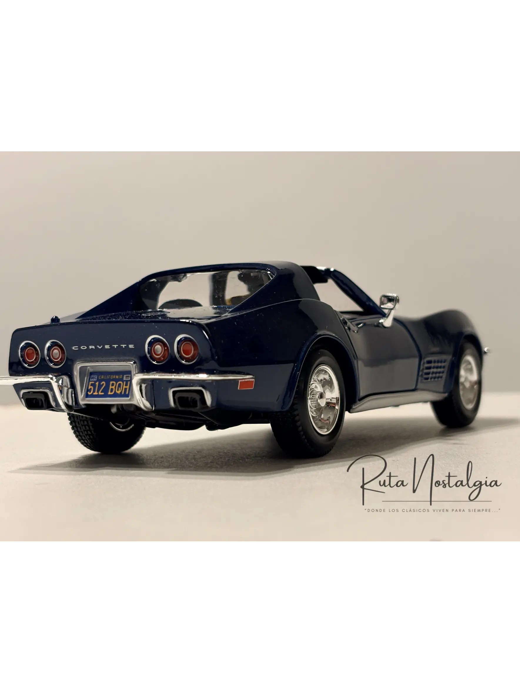 Auto Chevrolet Corvette  C3 Stingray 1970 |   Maisto 1:24  6