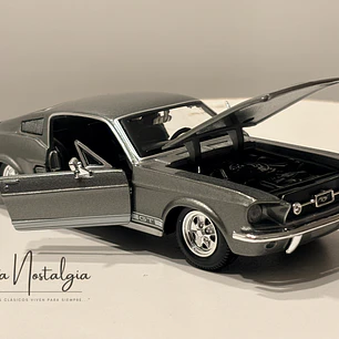 Auto Ford Mustang GT 1967 | Maisto 1:24 | Muscle Car Clásico de Colección