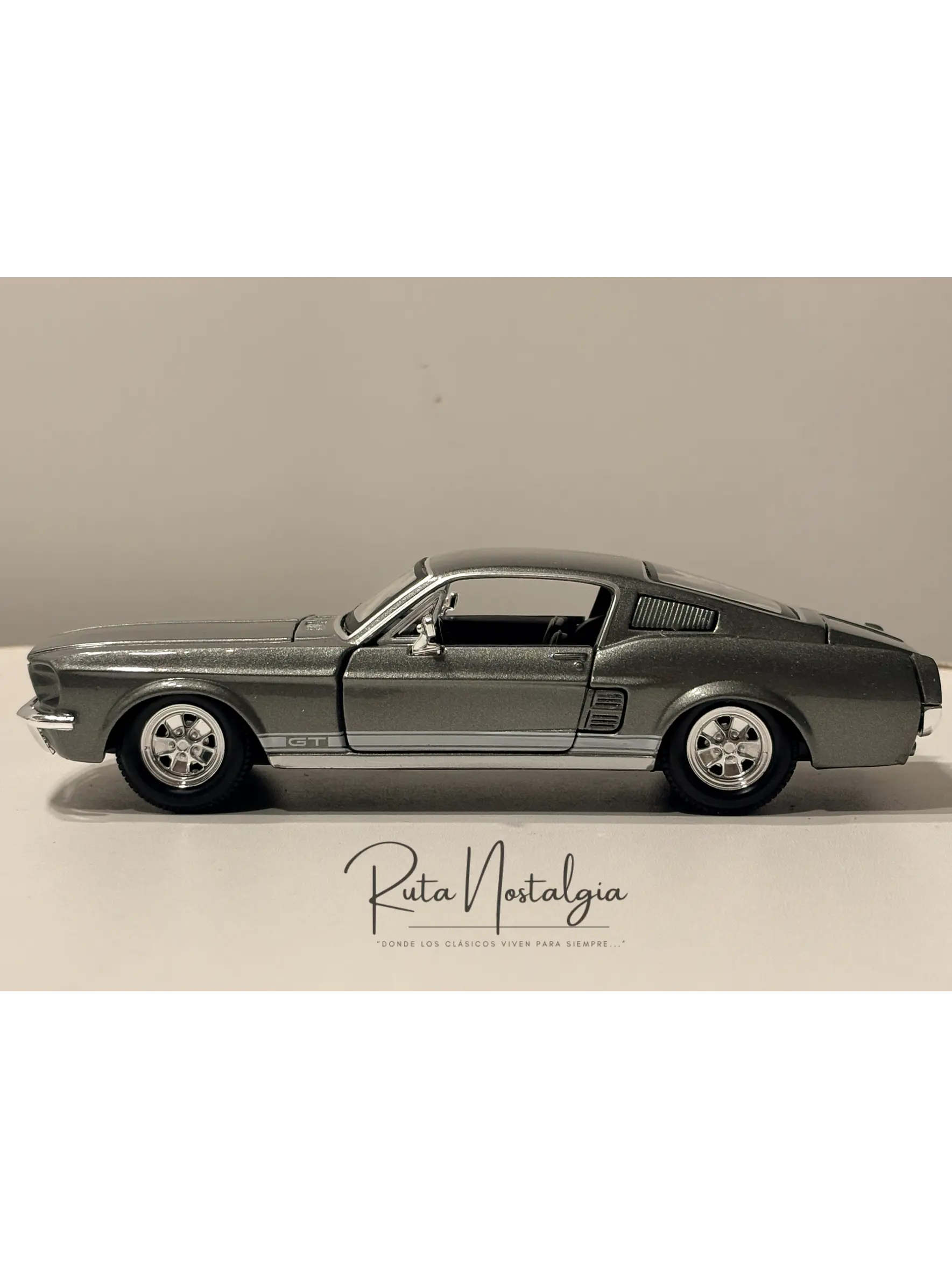 Auto Ford Mustang GT 1967 | Maisto 1:24 | Muscle Car Clásico de Colección 7