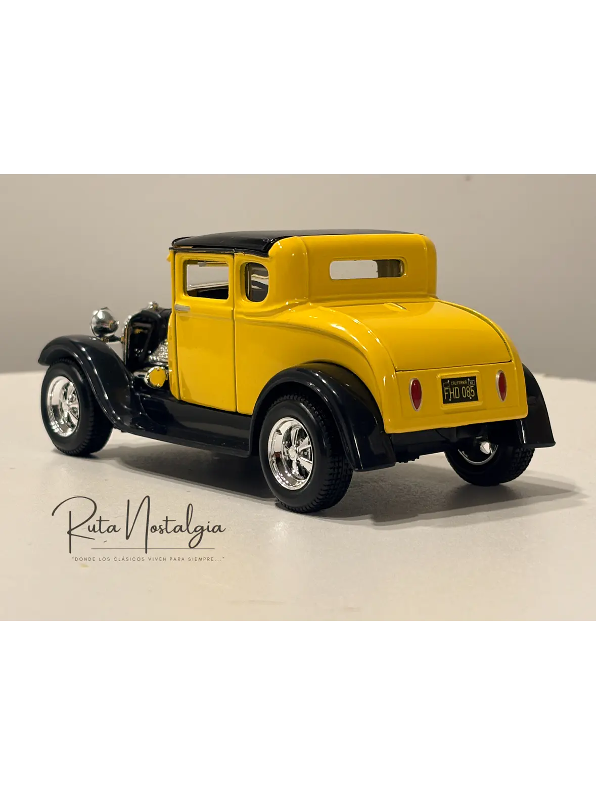Ford Model A Hot Rod 1929 Amarillo Negro Maisto 1:24 | Hot Rod Clásico Americano de Colección en Chile 5