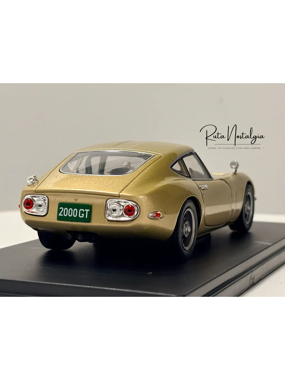 Toyota 2000 GT 1967 Beige WhiteBox 1:24 | Coupé Japonés Clásico de Colección en Chile 7