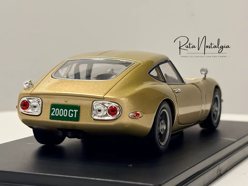 Toyota 2000 GT (1967) | WhiteBox 1:24 | Coupé Japonés Clásico  7