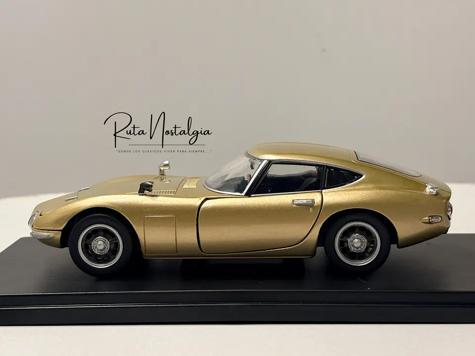 Toyota 2000 GT (1967) | WhiteBox 1:24 | Coupé Japonés Clásico  5
