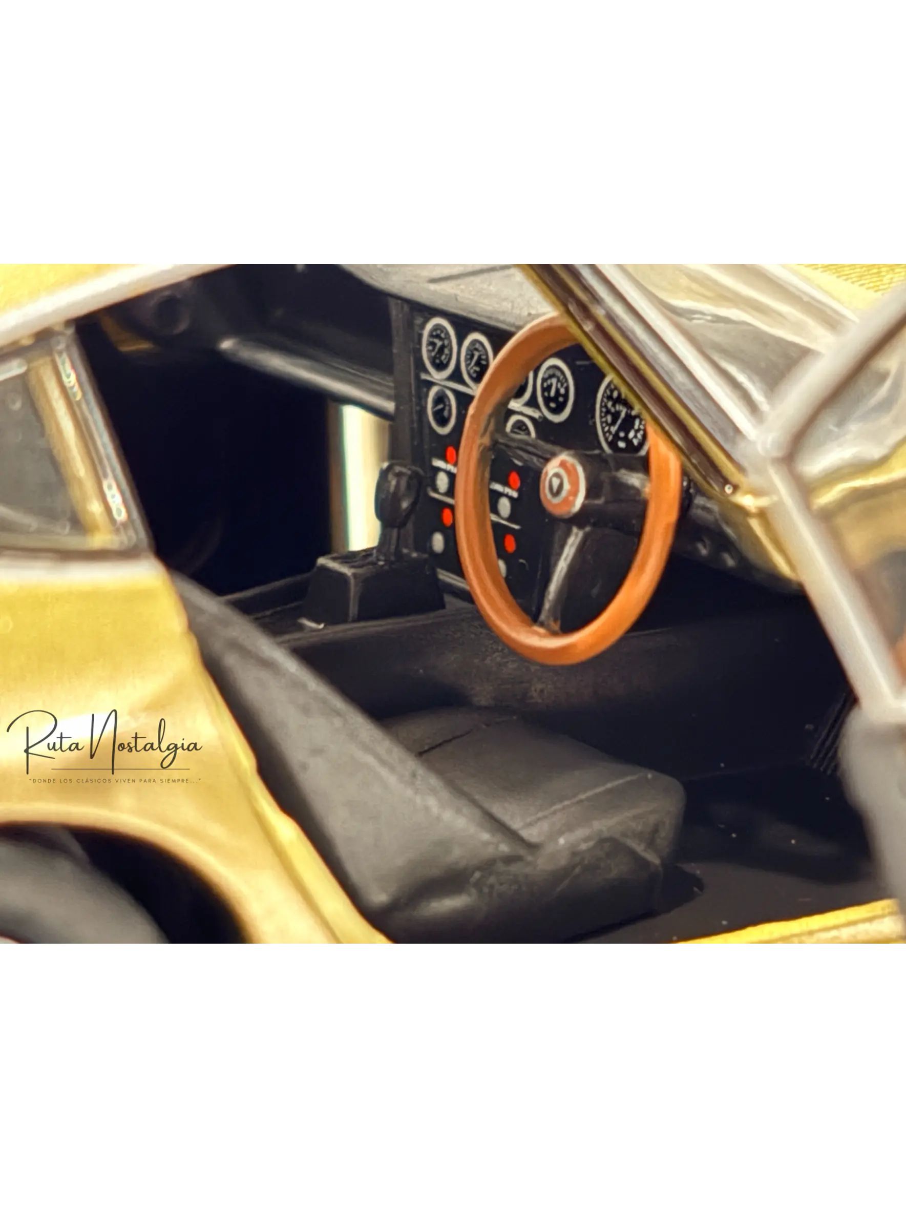 Toyota 2000 GT 1967 Beige WhiteBox 1:24 | Coupé Japonés Clásico de Colección en Chile 2