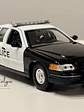 Auto Ford Crown Victoria Police Interceptor 1999 | Welly 1:24 | Auto Policial Americano Clásico - Miniatura 8