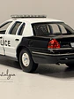 Auto Ford Crown Victoria Police Interceptor 1999 | Welly 1:24 | Auto Policial Americano Clásico - Miniatura 5