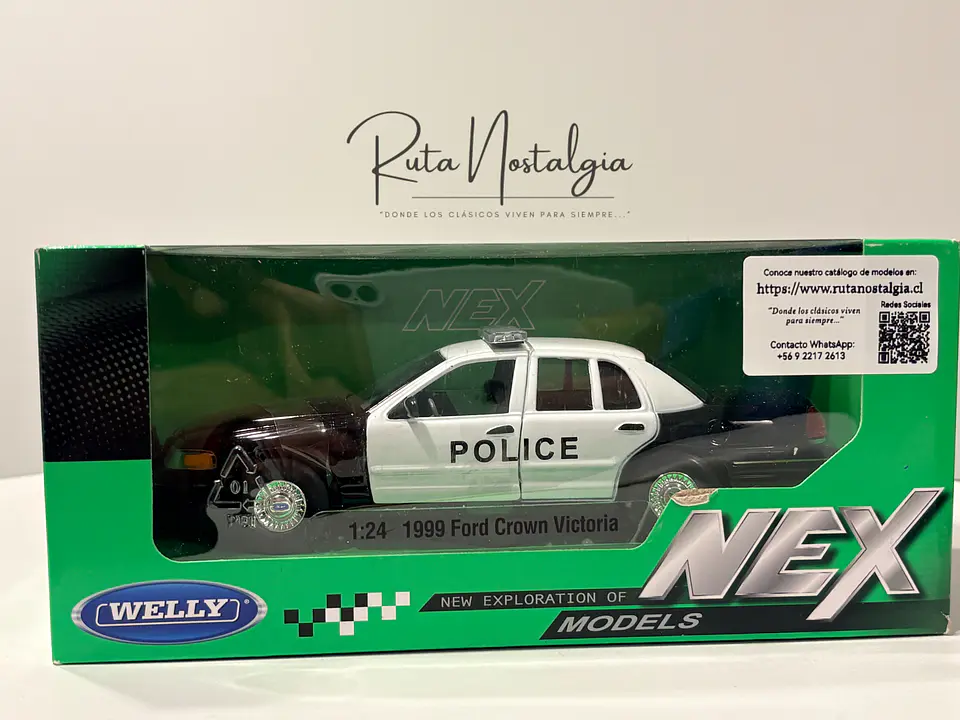 Auto Ford Crown Victoria 