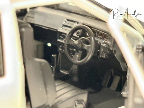 Toyota Sprinter Trueno AE86 Auto Clásico Japonés | Maisto 1:24
