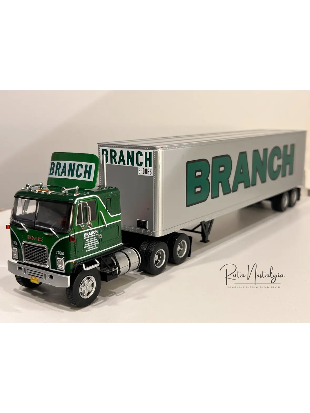 GMC Astro 95 1980 – IXO Models 1:43 – Branch Transport Clásico Cabover 1