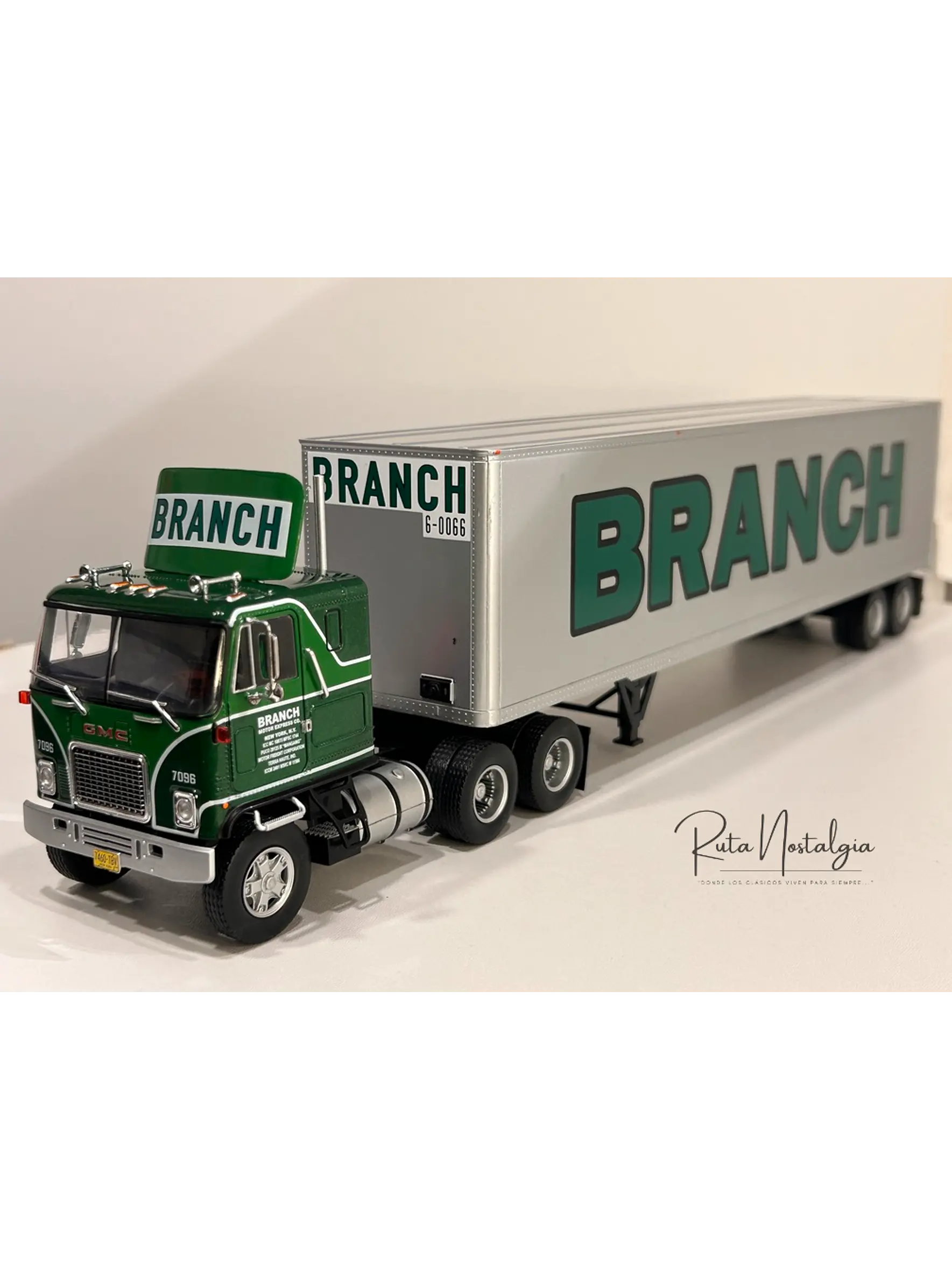 GMC Astro 95 1980 – IXO Models 1:43 – Branch Transport Clásico Cabover 1