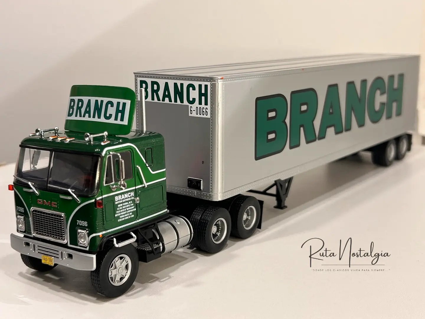 Camión GMC Astro 95 1980 | IXO 1:43 Coleccionable 1