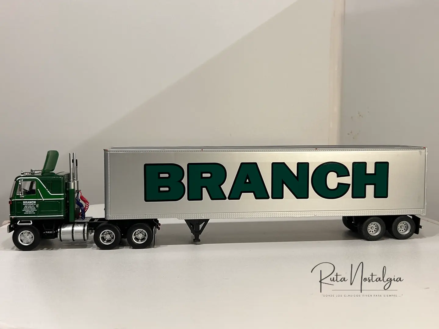 Camión GMC Astro 95 1980 | IXO 1:43 Coleccionable 4