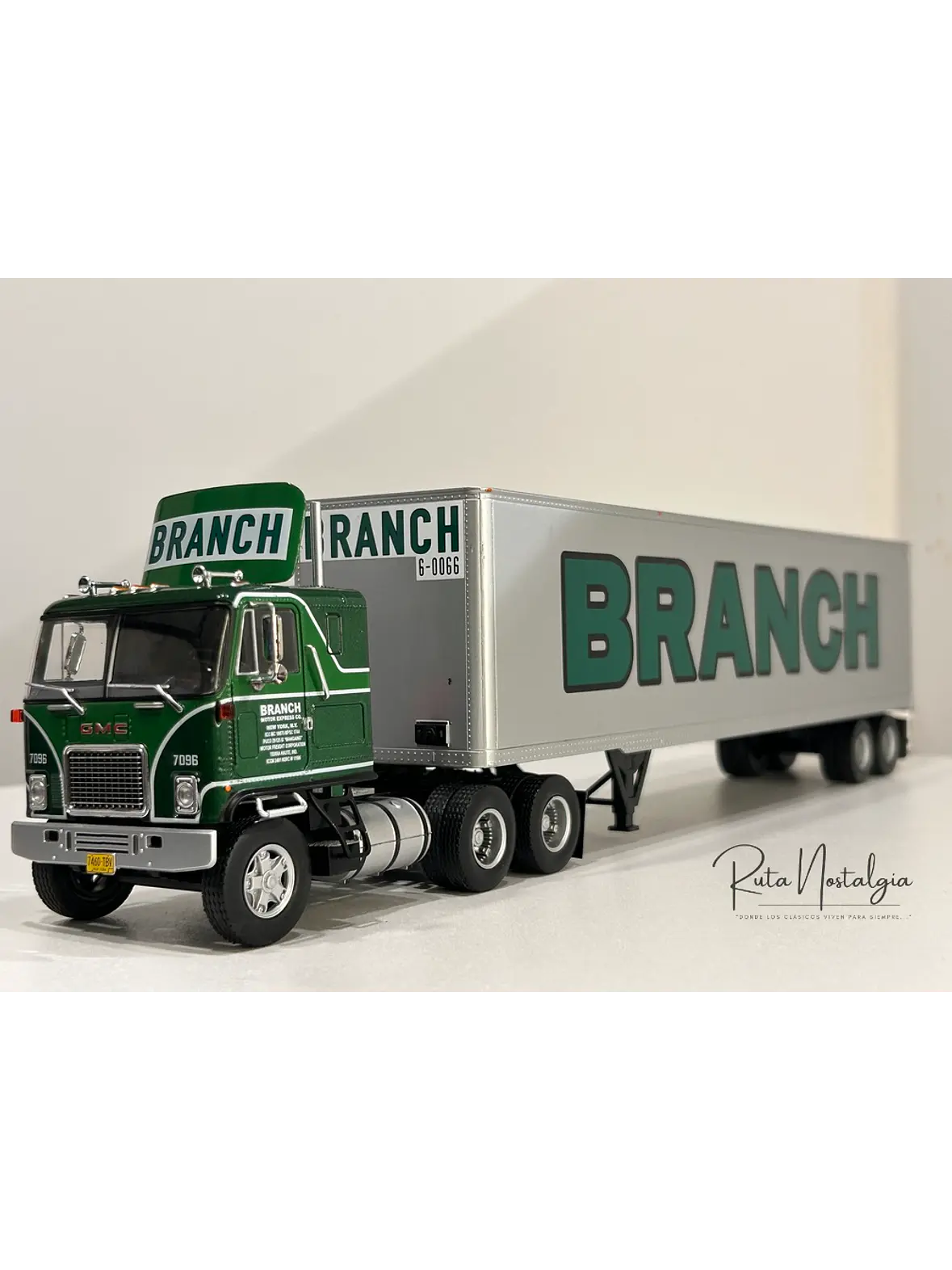 GMC Astro 95 1980 – IXO Models 1:43 – Branch Transport Clásico Cabover 9