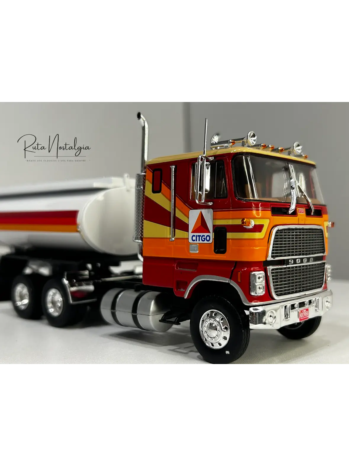 Camión Ford CL-9000 1976 Cisterna CITGO 1:43 – Nostalgia del Transporte Americano 2