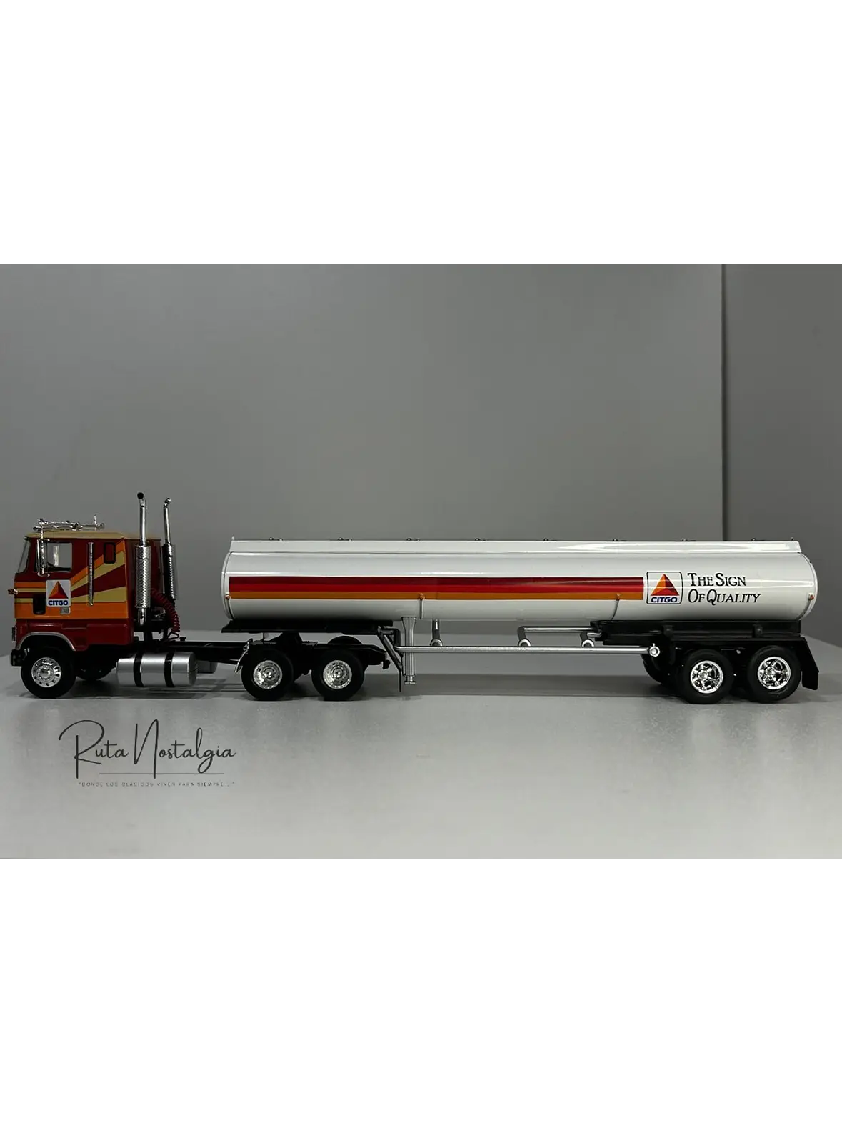Camión Ford CL-9000 1976 Cisterna CITGO 1:43 – Nostalgia del Transporte Americano 7