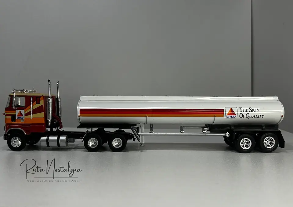 Camión Ford CL-9000 1976 Cisterna | Planeta Agostini 1:43 7