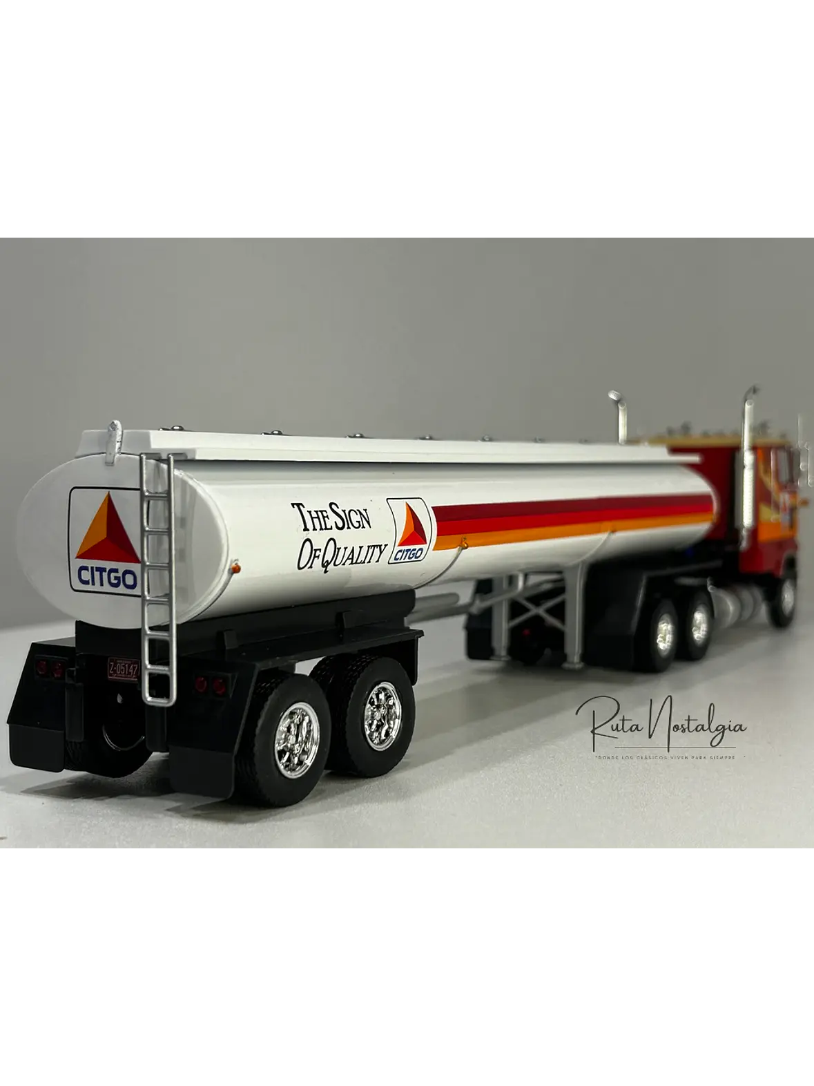 Camión Ford CL-9000 1976 Cisterna CITGO 1:43 – Nostalgia del Transporte Americano 10