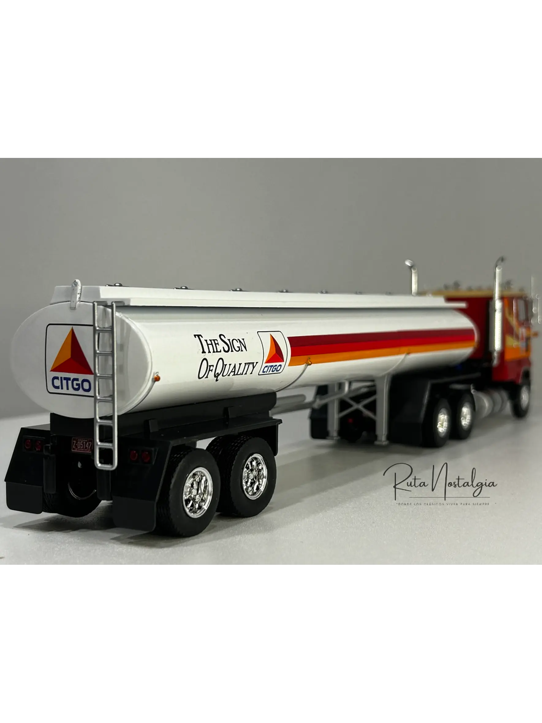 Camión Ford CL-9000 1976 Cisterna CITGO 1:43 – Nostalgia del Transporte Americano 10