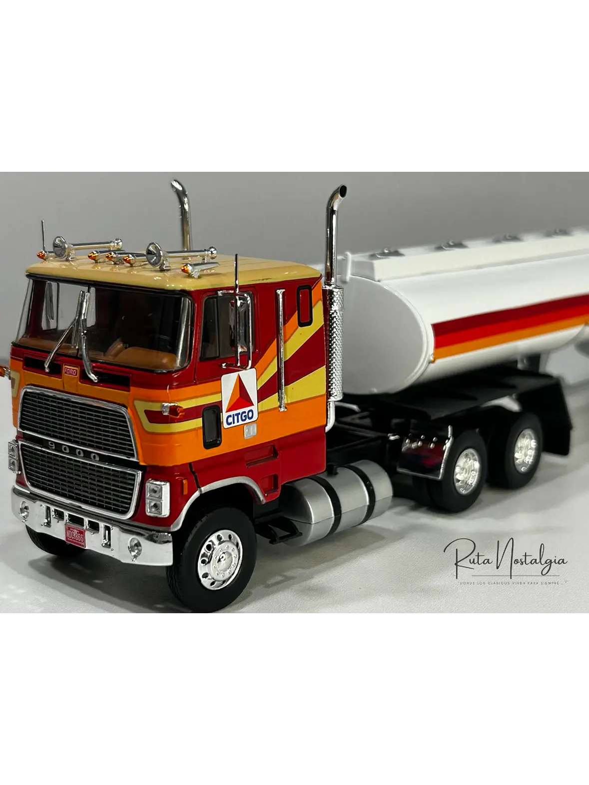 Camión Ford CL-9000 1976 Cisterna CITGO 1:43 – Nostalgia del Transporte Americano 5
