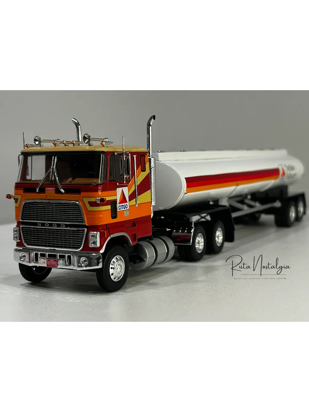 Camión Ford CL-9000 1976 Cisterna CITGO 1:43 – Nostalgia del Transporte Americano 4