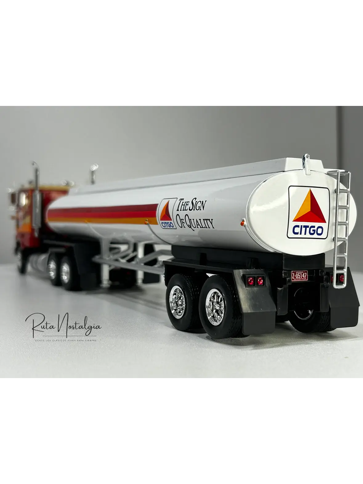 Camión Ford CL-9000 1976 Cisterna CITGO 1:43 – Nostalgia del Transporte Americano 8