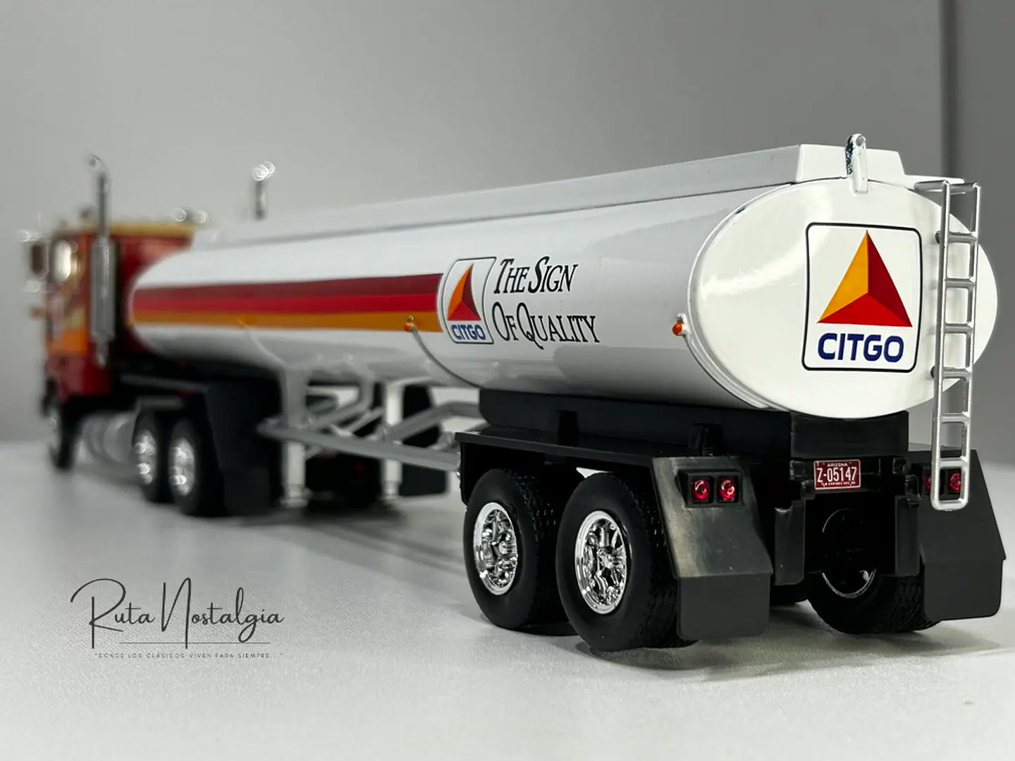 Camión Ford CL-9000 1976 Cisterna | Planeta Agostini 1:43 8