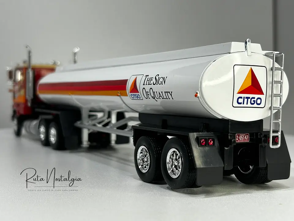 Camión Ford CL-9000 1976 Cisterna | Planeta Agostini 1:43 8