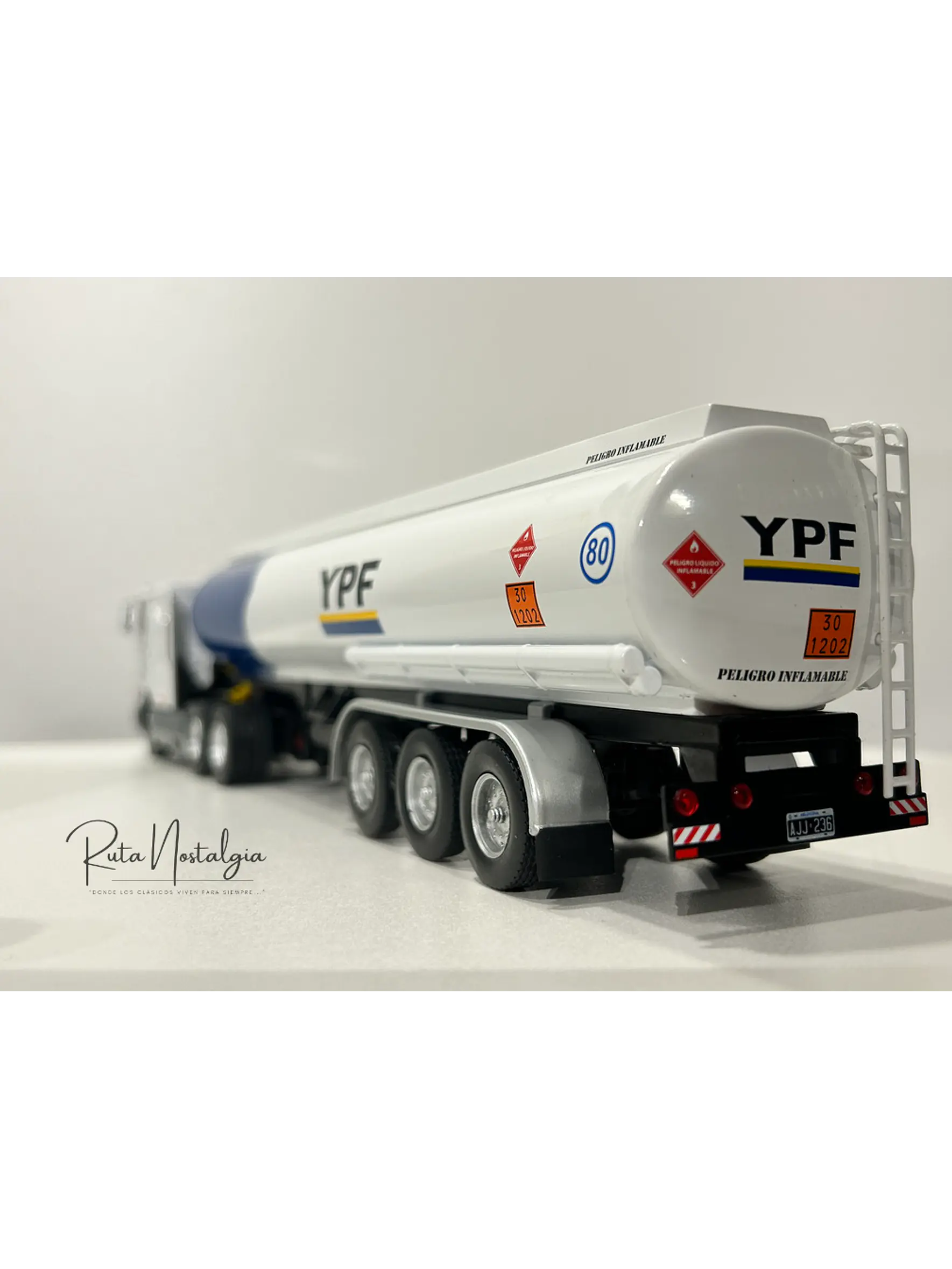 International Eagle 9700 Cabover (1997) – YPF Cisterna Combustible – Colección Camiones Americanos 1:43 7