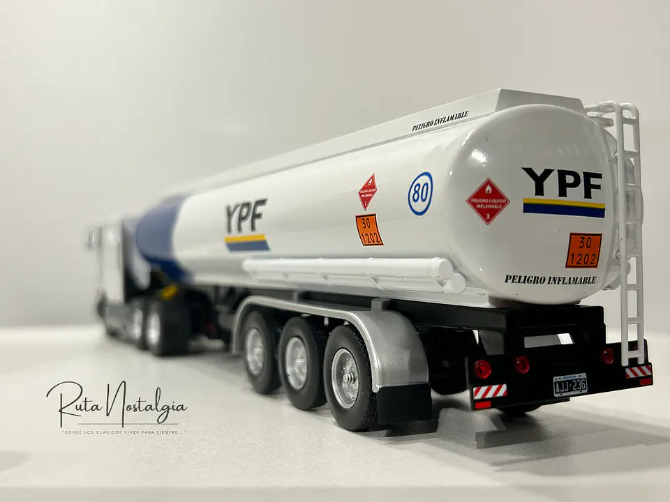 Camión International Eagle 9700 Cabover (1997) | Altaya 1:43 7