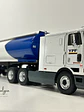International Eagle 9700 Cabover (1997) – YPF Cisterna Combustible – Colección Camiones Americanos 1:43 - Miniatura 9
