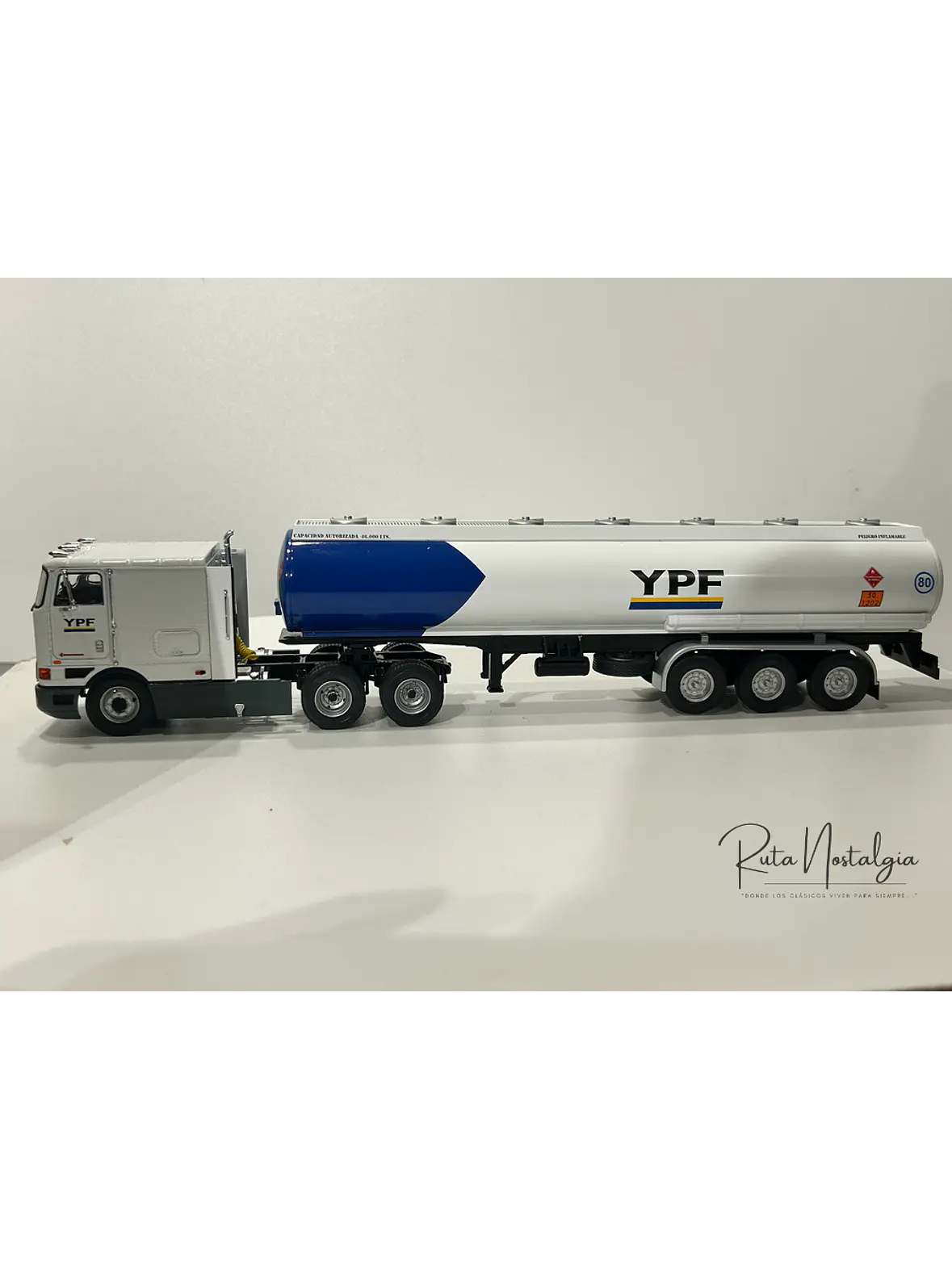 International Eagle 9700 Cabover (1997) – YPF Cisterna Combustible – Colección Camiones Americanos 1:43 8