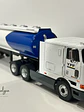 International Eagle 9700 Cabover (1997) – YPF Cisterna Combustible – Colección Camiones Americanos 1:43 - Miniatura 5