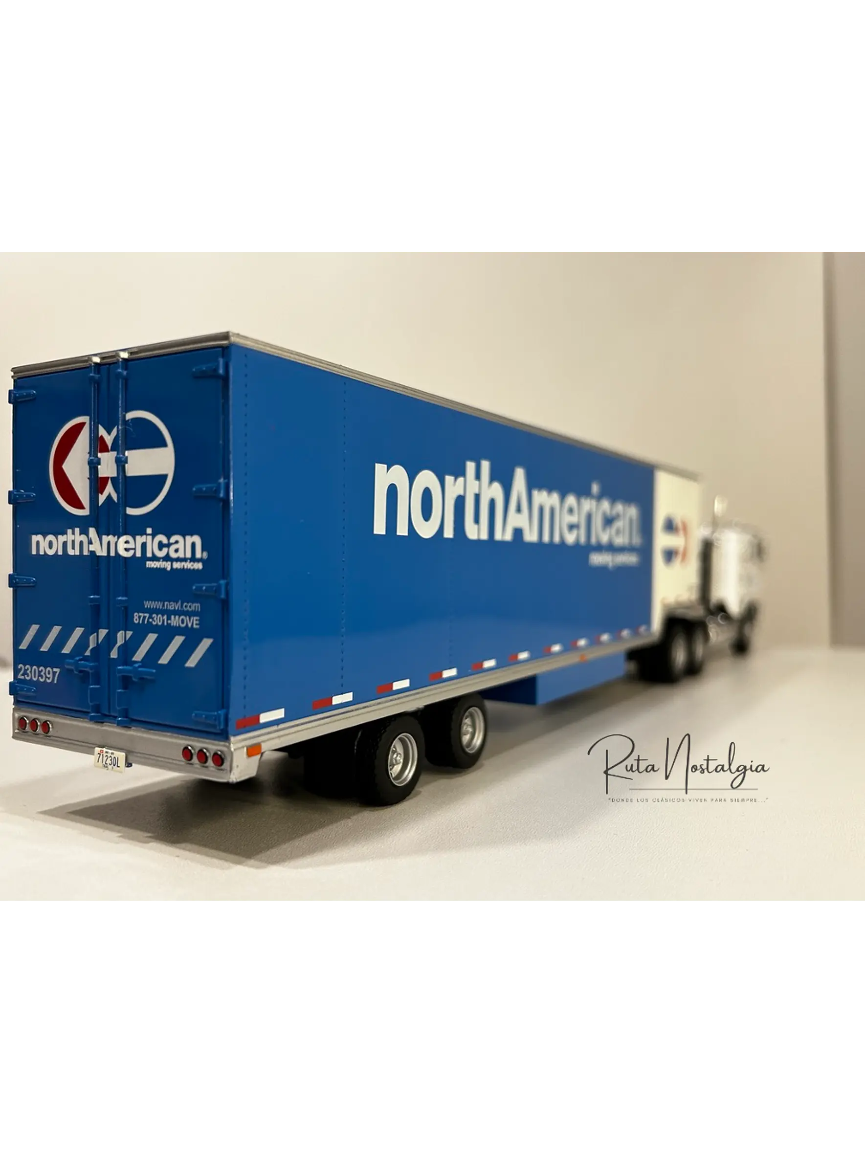 Freightliner FLA NorthAmerican – Camión Clásico Americano – 1:43 8