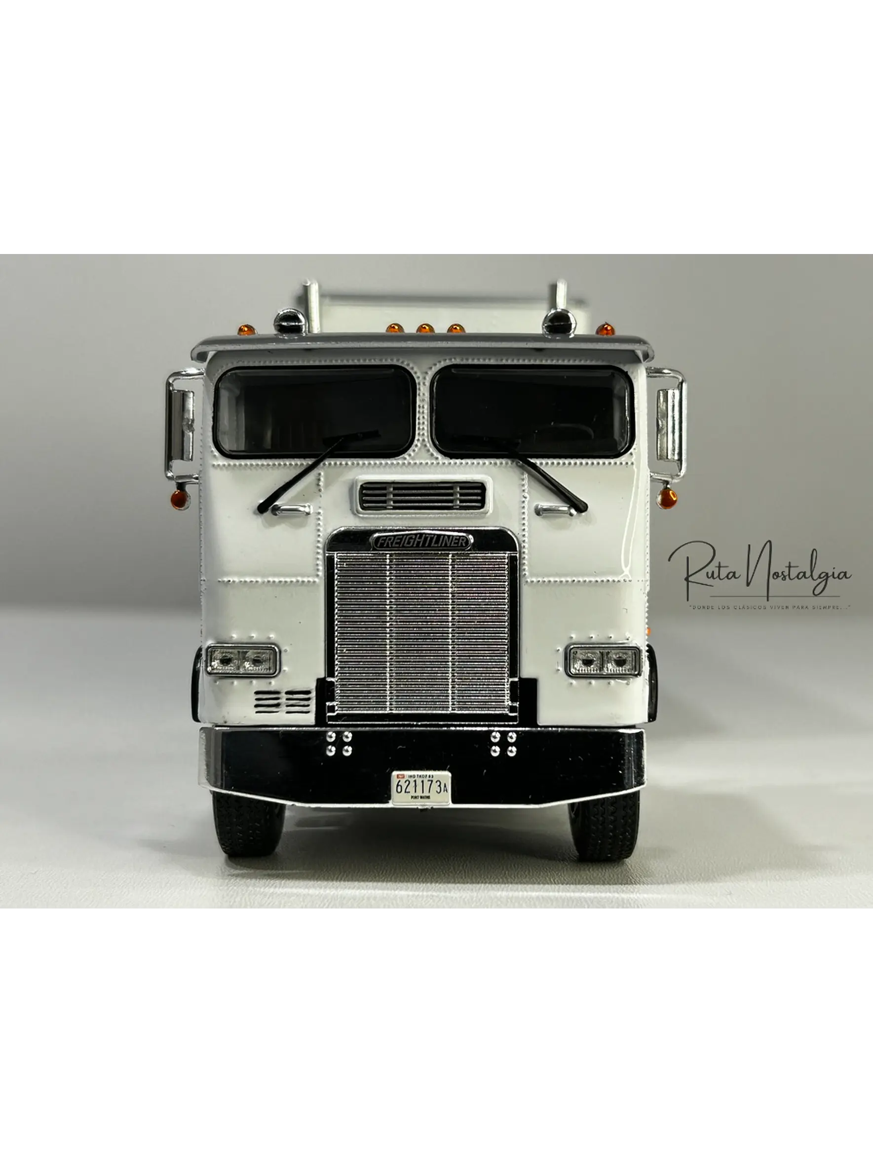 Freightliner FLA NorthAmerican – Camión Clásico Americano – 1:43 3