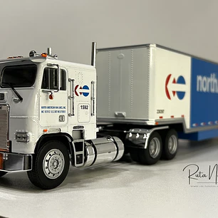 Freightliner FLA NorthAmerican – Camión Clásico Americano – 1:43