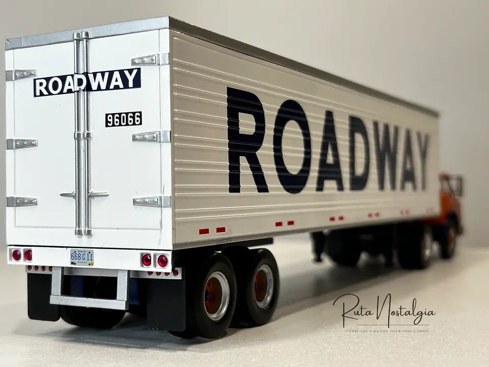Camión Ford Serie C 1980 “Roadway” | Altaya 1:43 7