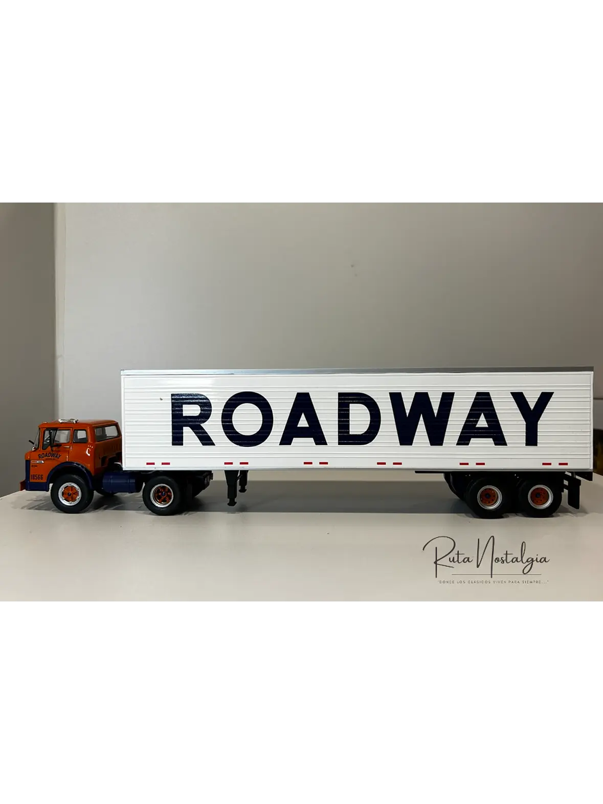 Ford Serie C 1980 “Roadway” – Camión Americano Clásico – Altaya 1:43 5