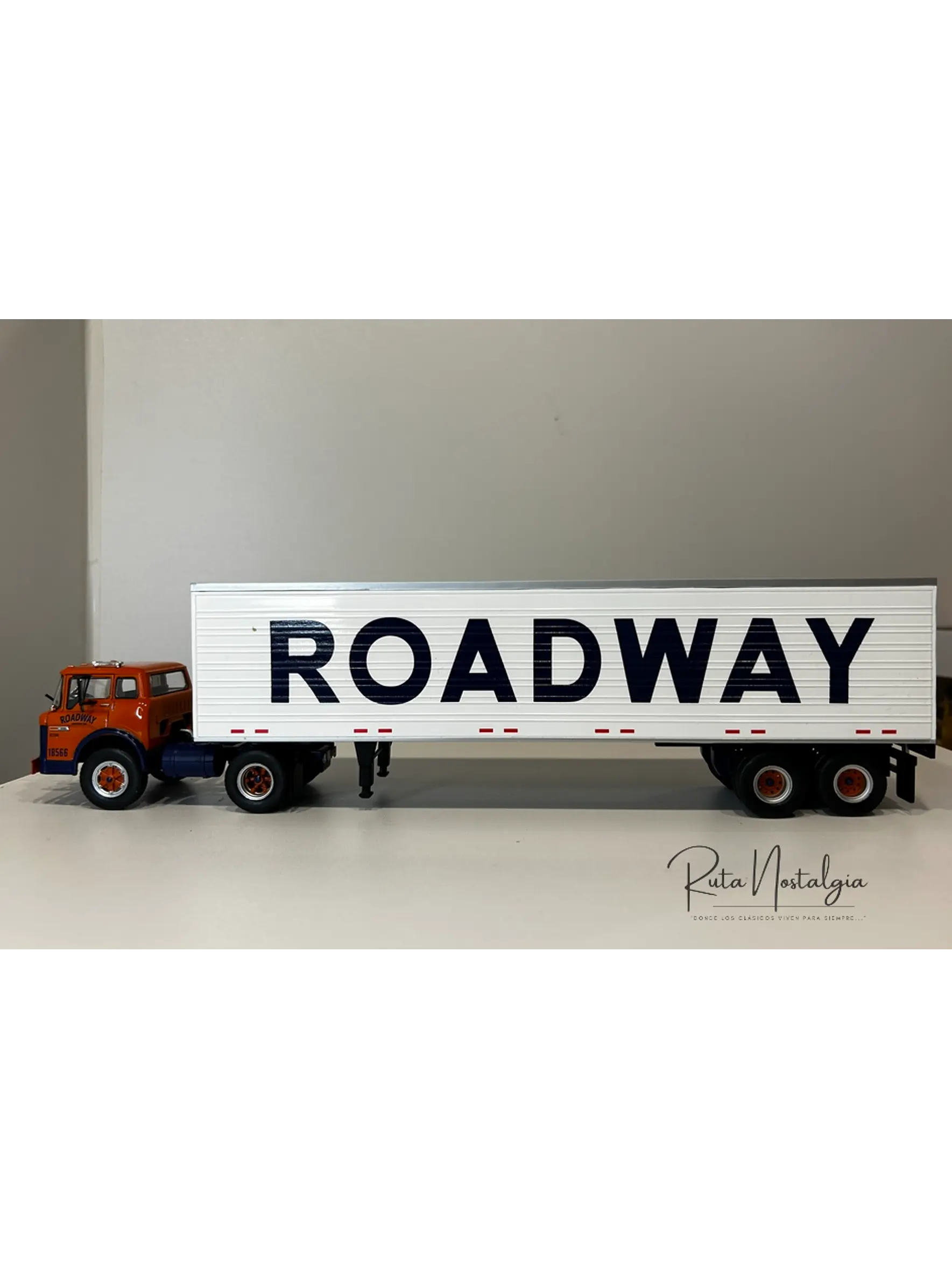 Ford Serie C 1980 “Roadway” – Camión Americano Clásico – Altaya 1:43 5