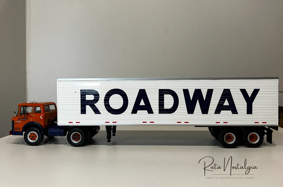 Camión Ford Serie C 1980 “Roadway” | Altaya 1:43 5