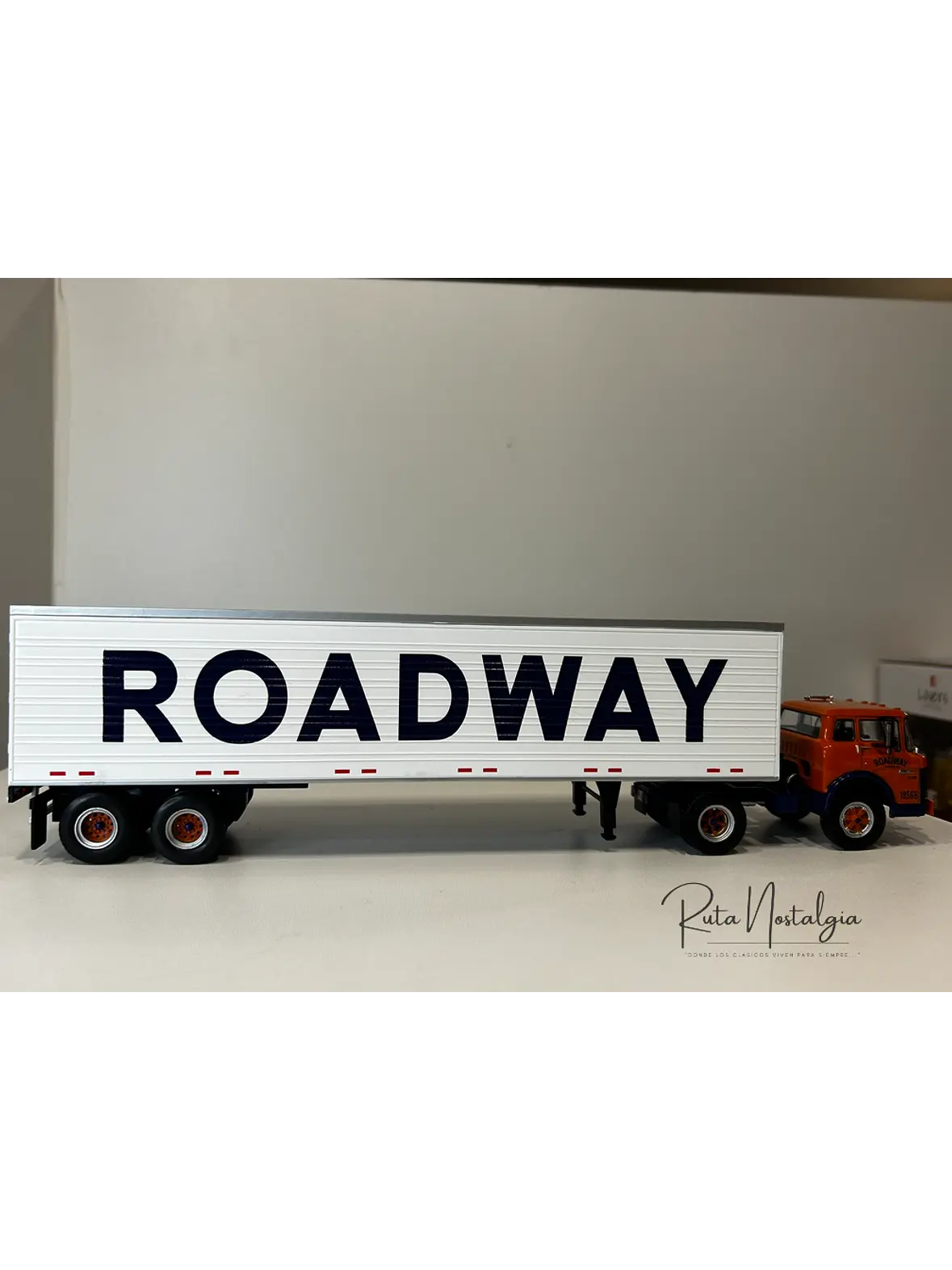 Ford Serie C 1980 “Roadway” – Camión Americano Clásico – Altaya 1:43 8