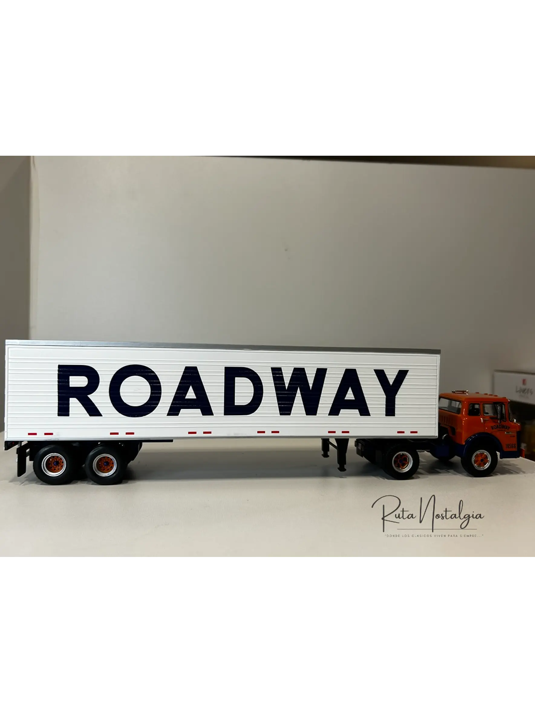 Ford Serie C 1980 “Roadway” – Camión Americano Clásico – Altaya 1:43 8