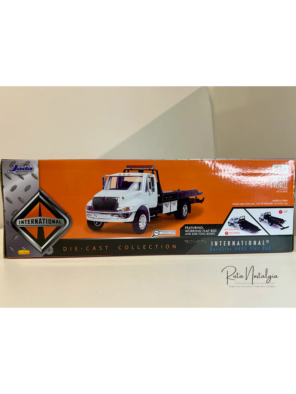 Jada Toys International DuraStar 4400 Flat Bed 1:24 (blanco) – La grúa/plataforma mediana más icónica, en miniatura 11